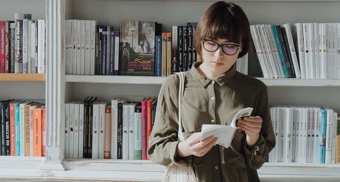 bookshopping.jpg.optimal.jpg