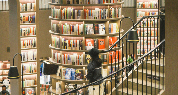 bookshelf-column.png