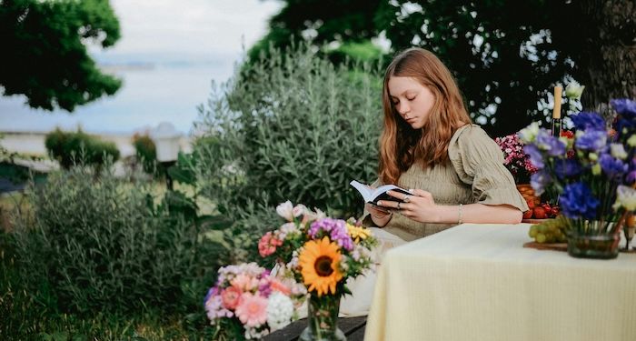 reading-in-garden.jpg.optimal.jpg