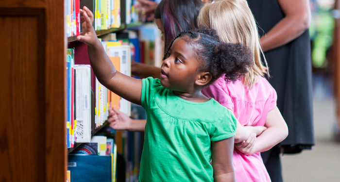 kids-at-library.png